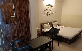 Shreenath Ji Inn